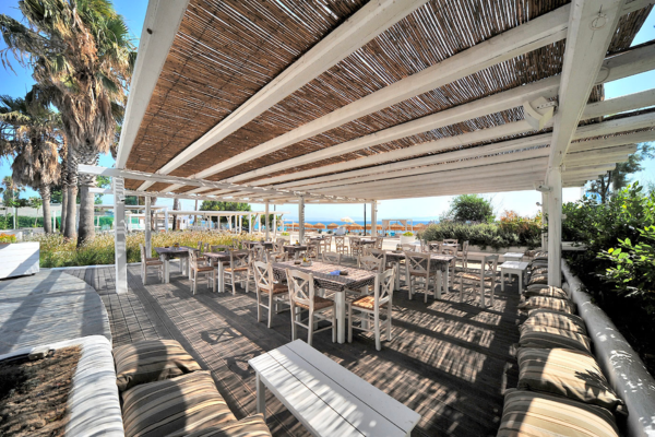 Artemis Heaven Beach-Bar _ Luxe aan de Lambi Beach